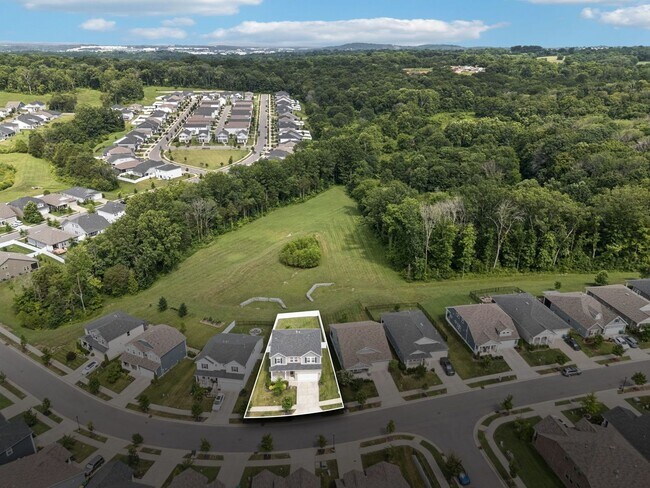 Building Photo - Clover Glen Rental