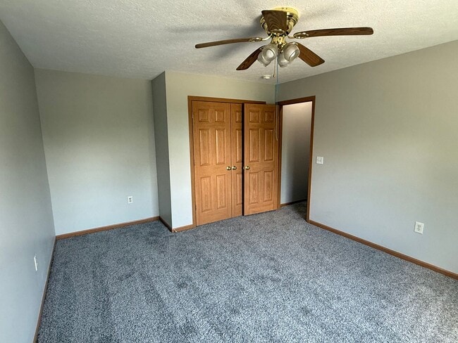 Building Photo - 4 Bedroom, 2.5 Bathroom House in Sycamore ...
