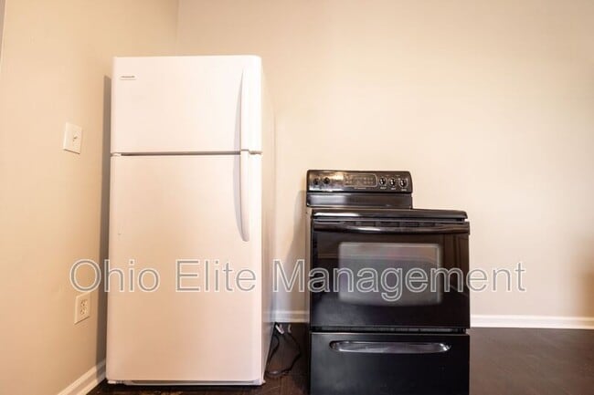 Building Photo - 349 E Welch Ave