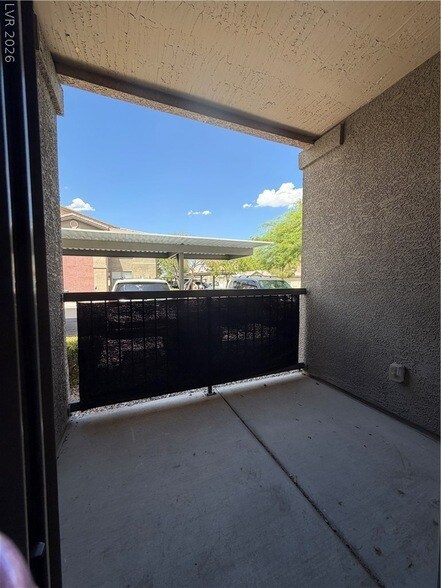 Building Photo - 8000 W Badura Ave
