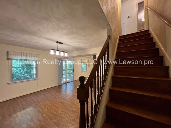 Building Photo - Nature Lover's Paradise-Easy Access to Vin...