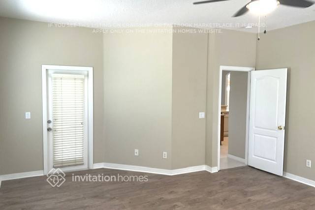 Building Photo - 305 Oak Springs Dr