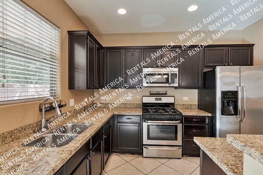 Building Photo - 445 W Corte Planga