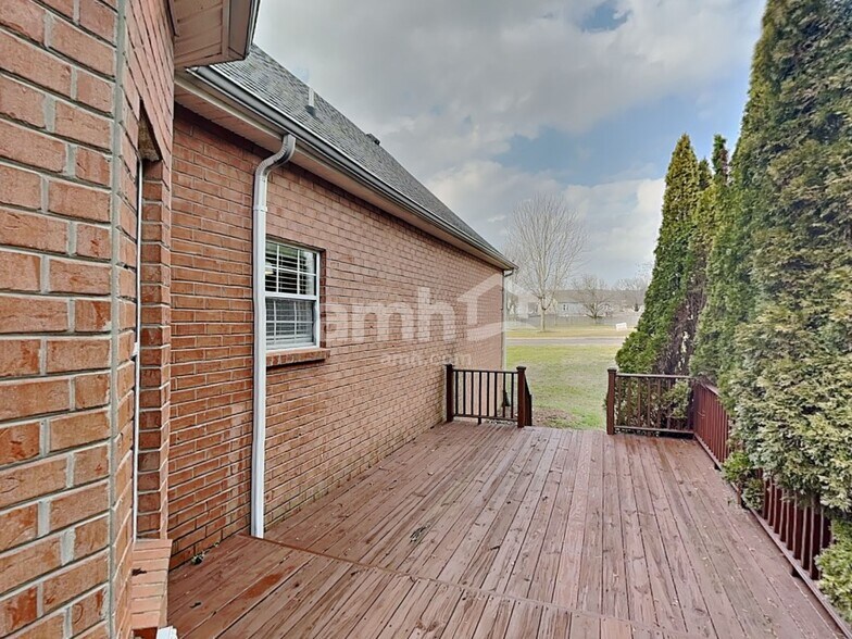 Building Photo - 2702 Camden Ct