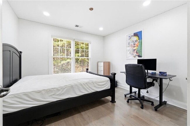 Building Photo - 3330 Spencer St