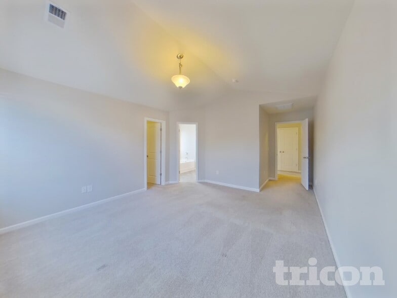 Building Photo - 117 Vermillian Dr