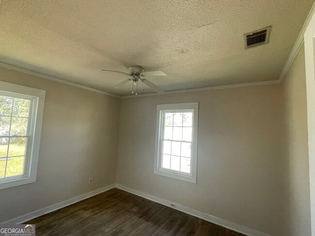 Building Photo - 712 Georgia Ave