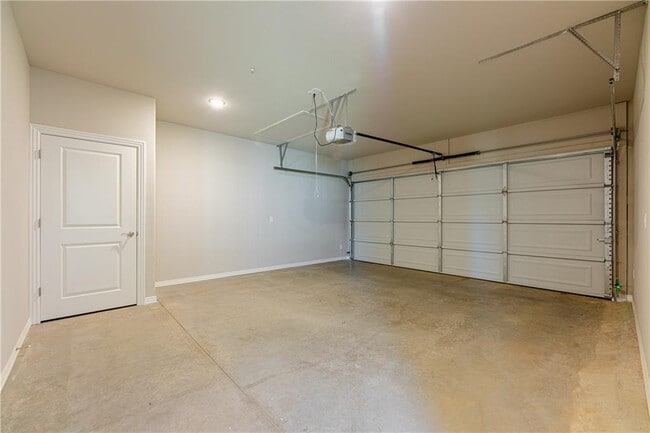 Building Photo - 1408 SW Casuarina Dr