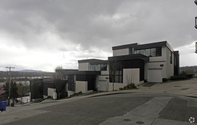 Building Photo - Sophia's View Condominiums