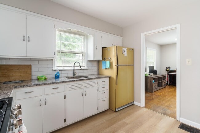 Building Photo - 62 E Stanton Ave