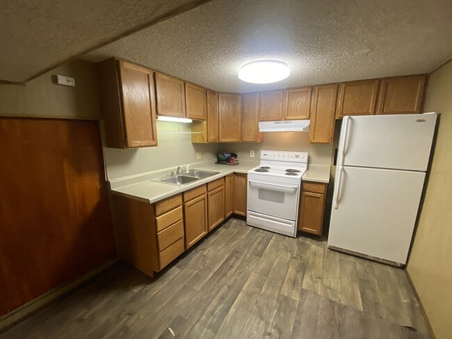 Building Photo - 819 E Hibiscus Ave