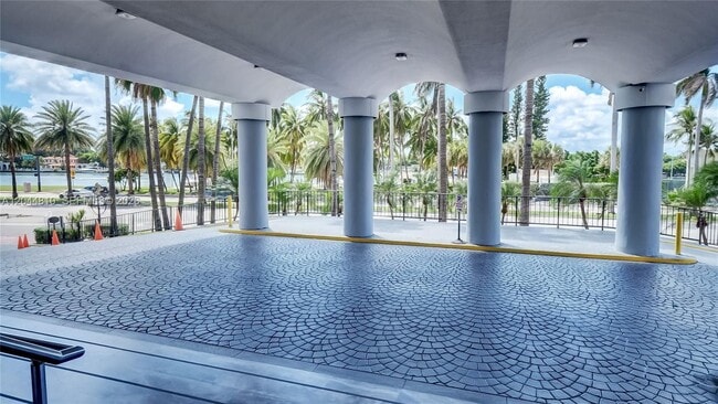 Building Photo - 5401 Collins Ave