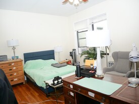 Building Photo - 1489 Beacon St