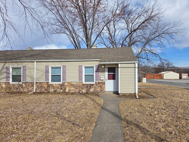 Building Photo - 3804 Johnson Ave