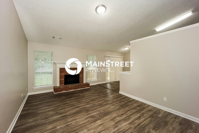 Building Photo - 3 Bedroom Pet-Friendly Home in Atlanta, GA with Main Street Renewal