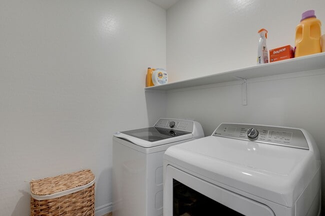 Building Photo - FULLY FURNISHED CONDO IN SUMMERLIN 89138! SHORT TERM!