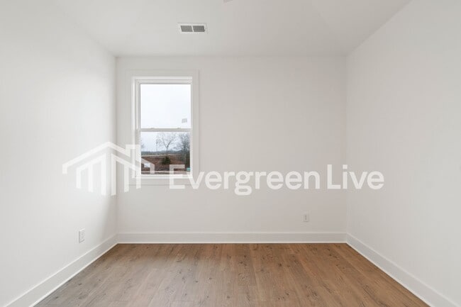 Building Photo - 129 Leggo Ave