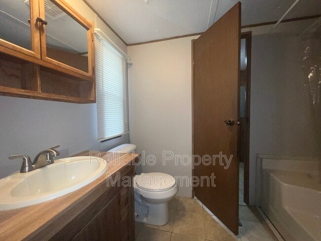 Building Photo - 381 S Moore St