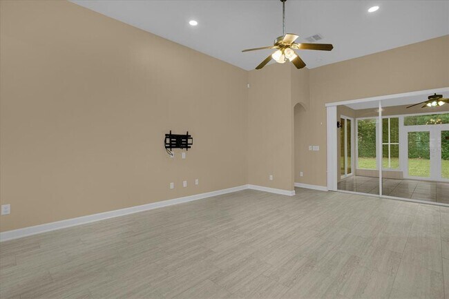 Building Photo - 1043 Via Como Pl