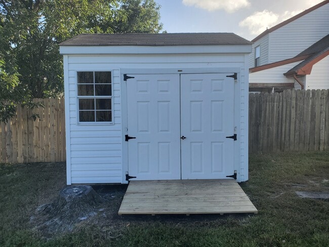 Shed - 1584 Boles Pl