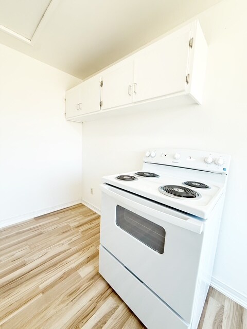 Building Photo - 3326 Halverson Ave