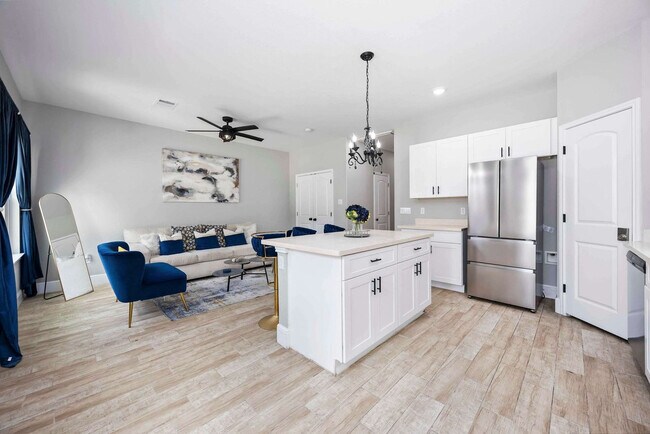 Building Photo - 8138 Bassett St