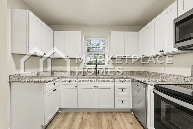 Building Photo - 3713 Stanford Cir