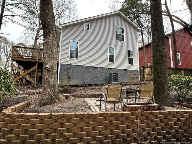 Building Photo - 304 Rangoon Ct