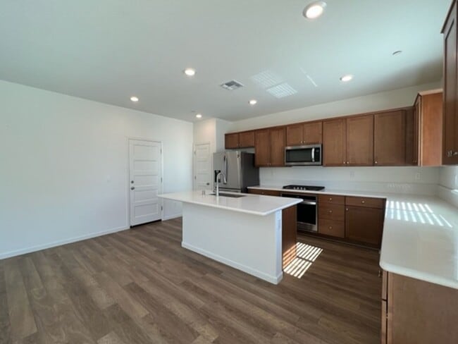 Building Photo - 616 Pipa Ln