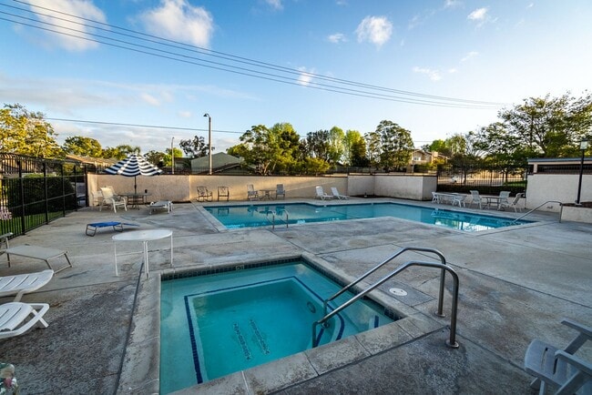 Building Photo - Charming 3 bedroom, 2 bathroom home in Hun...