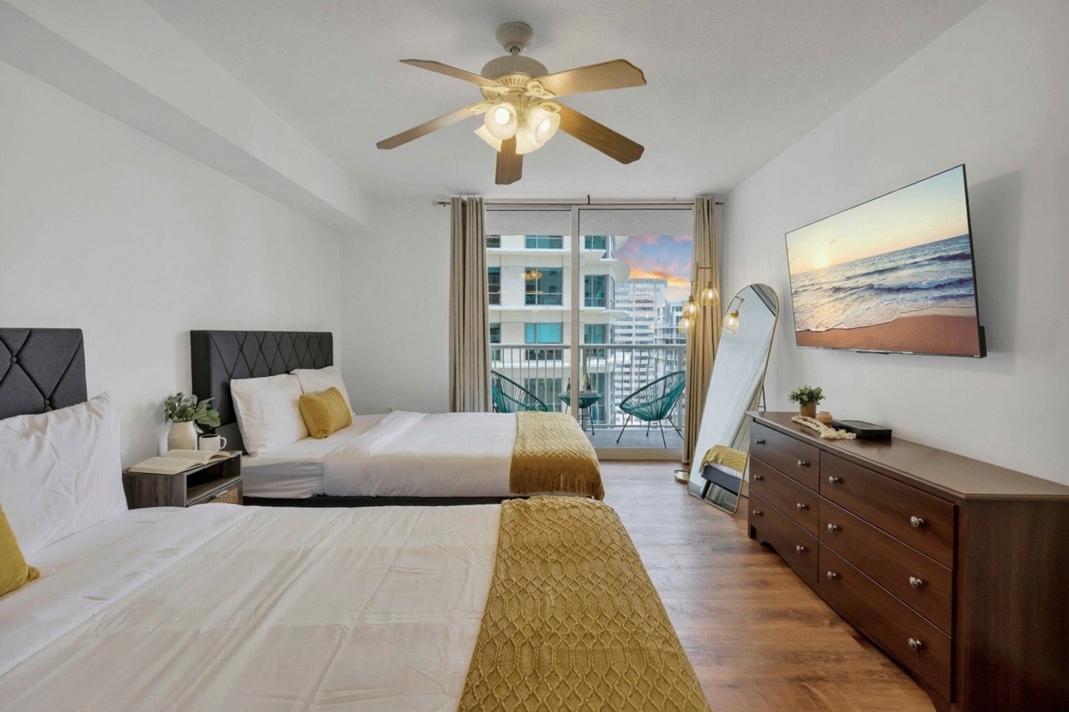 Building Photo - 1200 Brickell Bay Dr