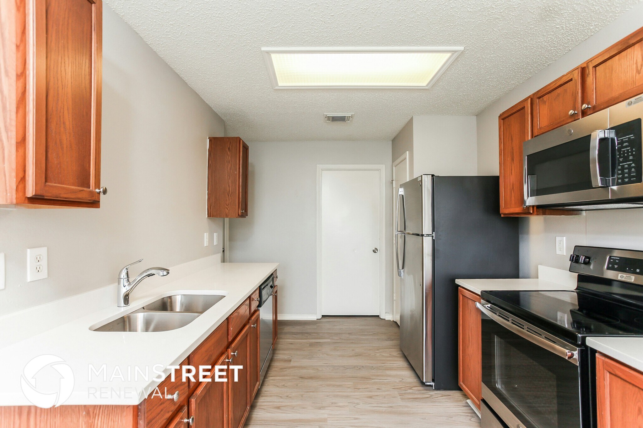 Building Photo - 6135 Lyndell Spring