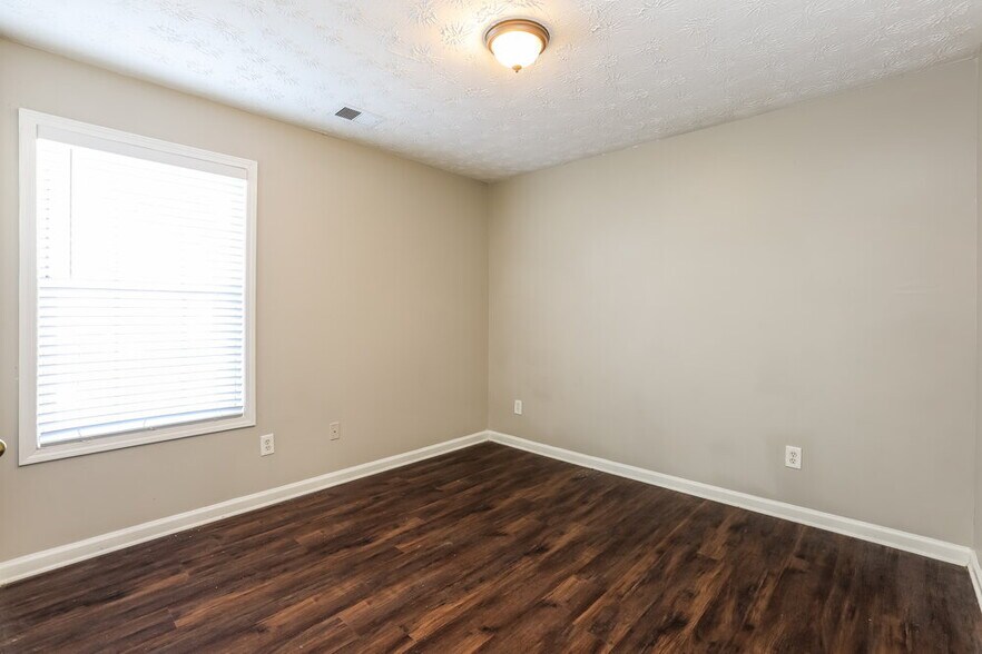 Building Photo - 229 Winthrop Ln