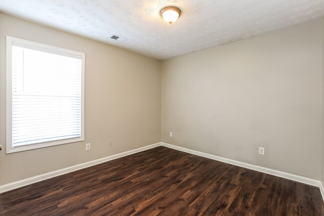 Building Photo - 229 Winthrop Ln