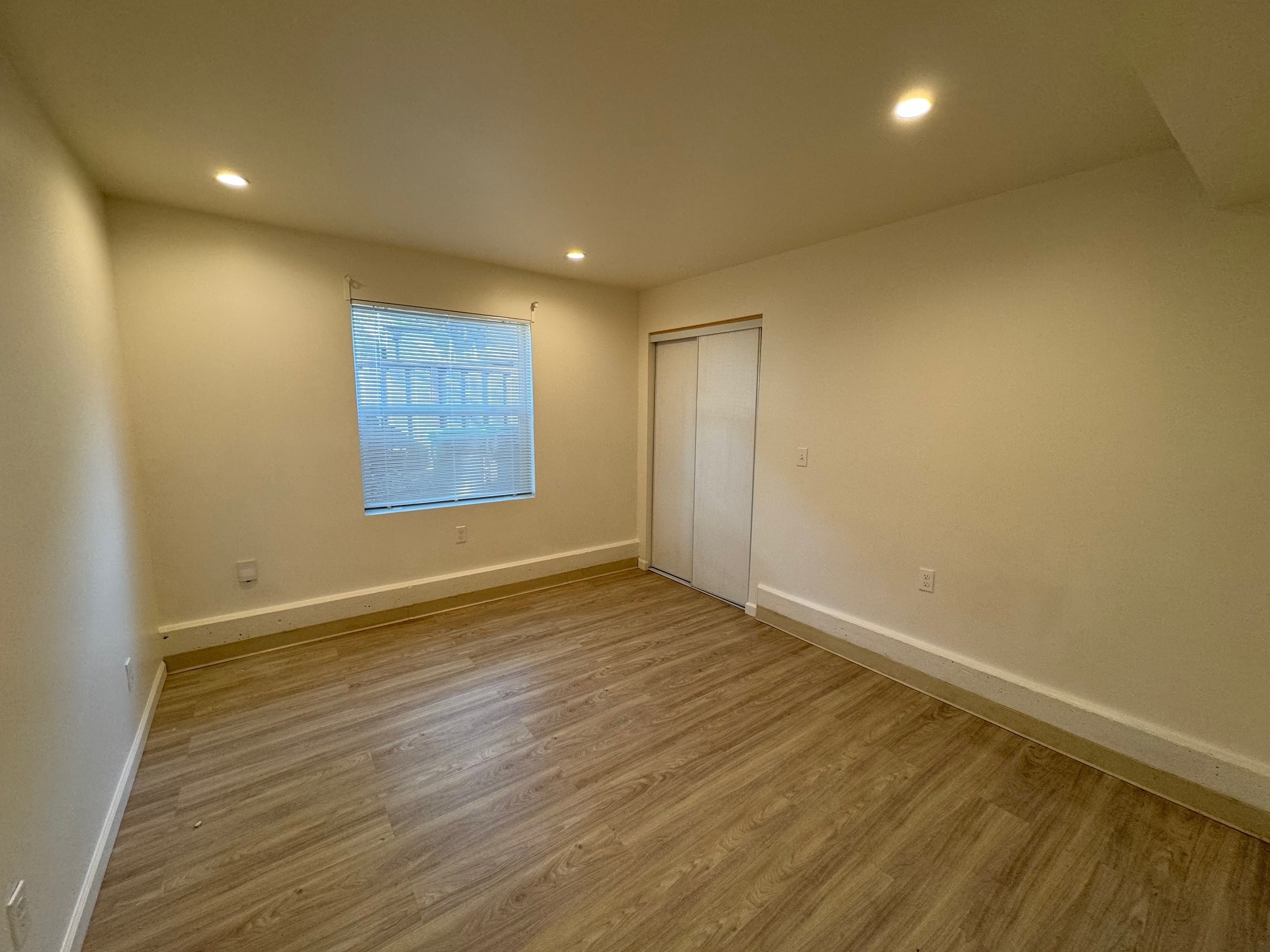 Building Photo - 1551 Santa Clara Ave