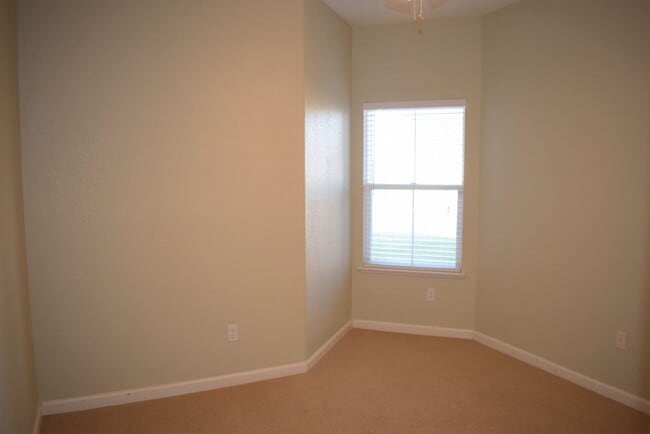 Building Photo - 9289 Winding Brook Way