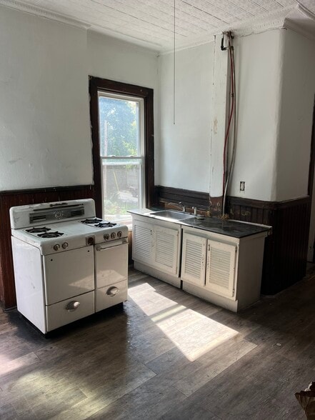 Building Photo - 234 10th St