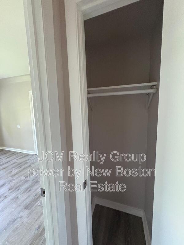 Building Photo - 3 Sunderland St