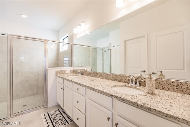 Building Photo - 3305 Altimira Dr