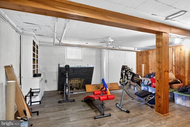 Building Photo - 4512 White Ave