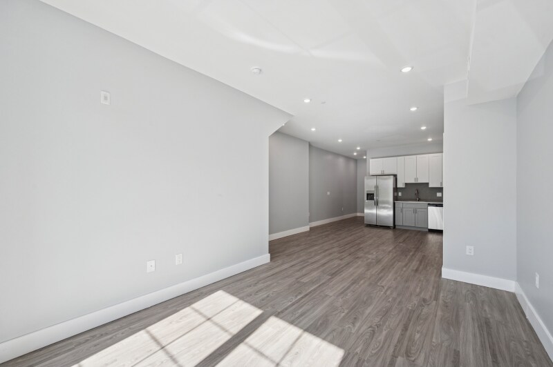 Building Photo - 707 W Cumberland St