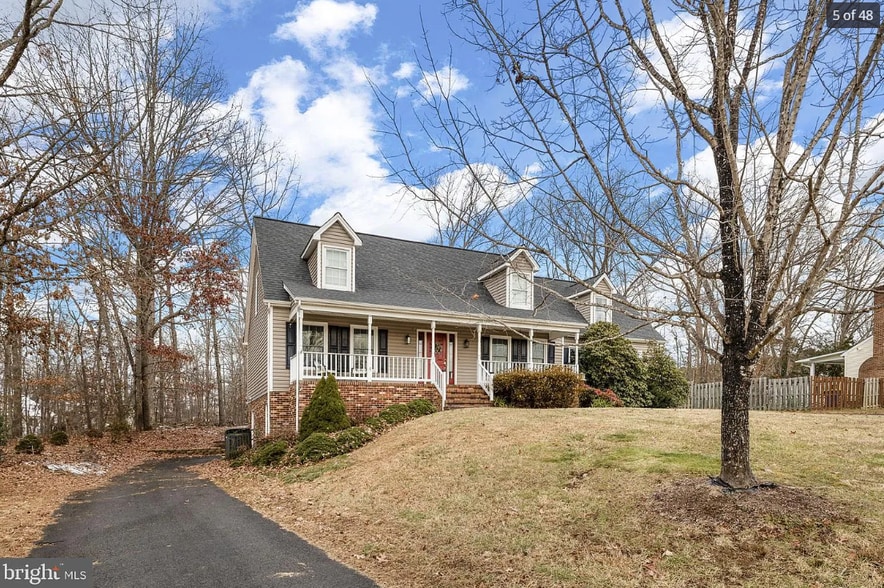 Private Drive - 706 Stonewall Ln