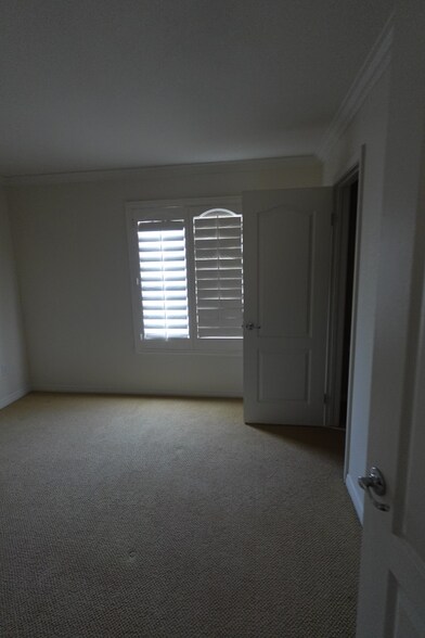 Building Photo - 8894 Spectrum Center Blvd