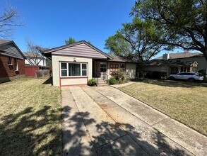 Building Photo - 612 Aqua Dr