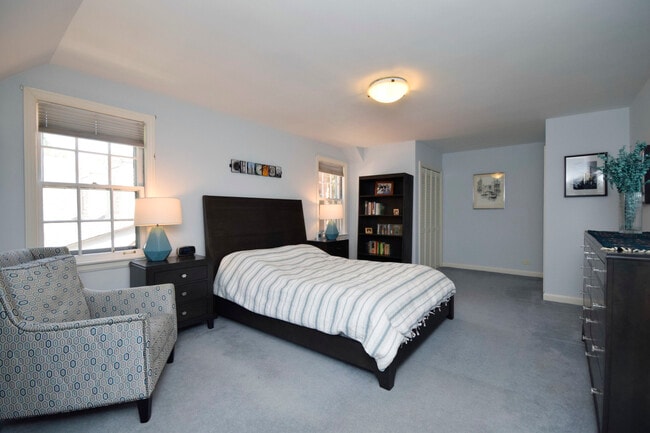 Building Photo - 319 Wesley Ave