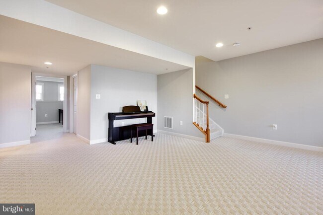 Building Photo - 2021 Crescent Moon Ct