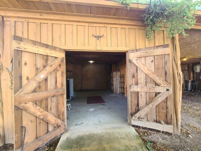 Building Photo - 1115 Co Rd 414