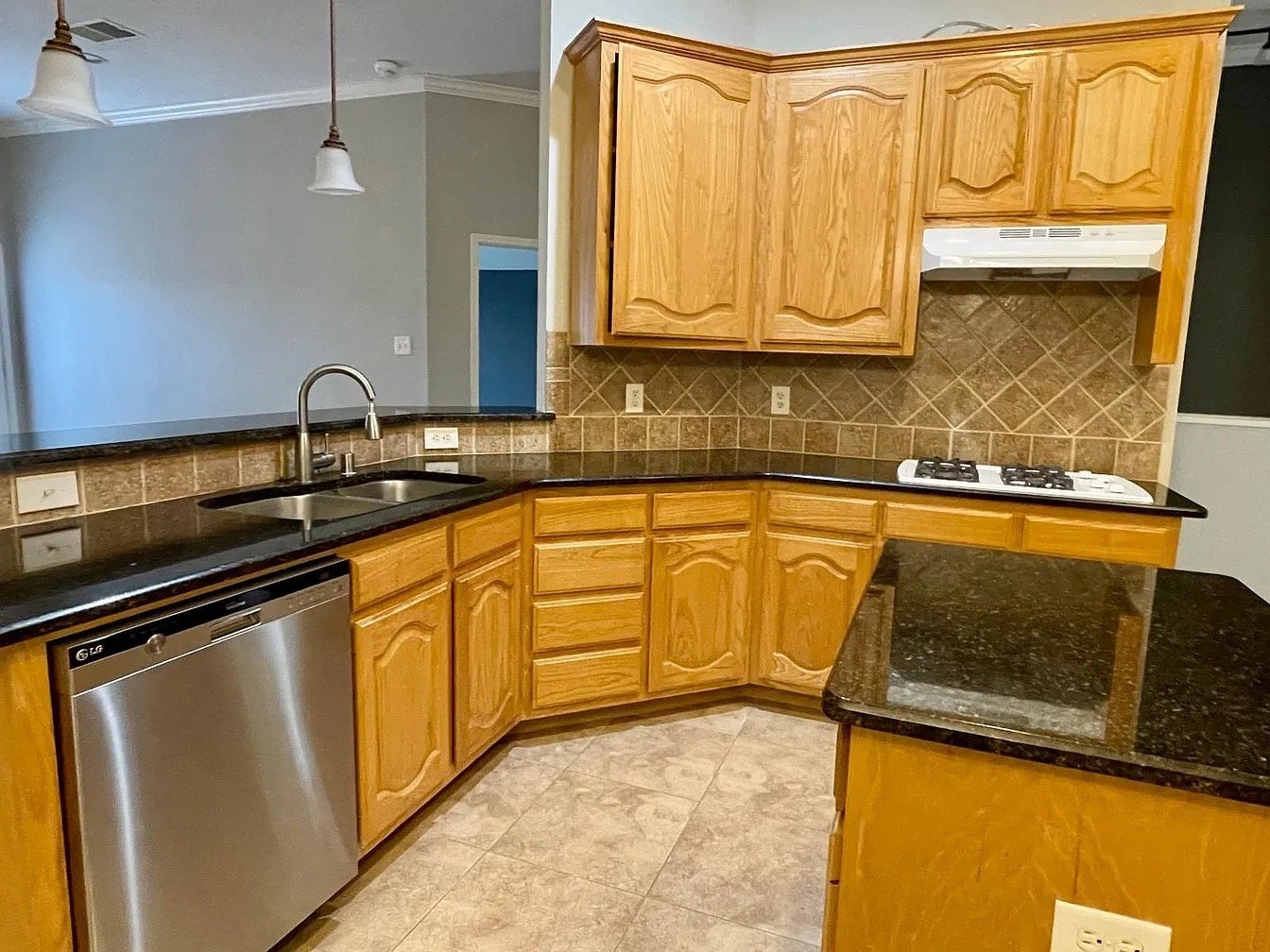 Building Photo - 5330 Golfside Dr