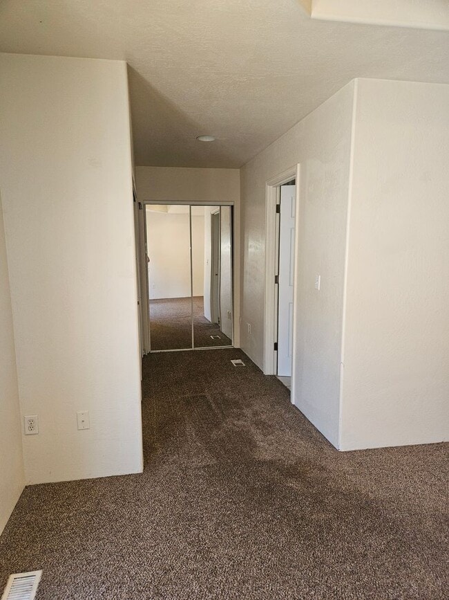 Building Photo - Beautiful custom home