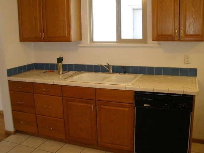 Building Photo - Greenlake / Greenwood Craftsman Home